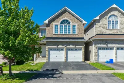 Detached in Richmond Hill