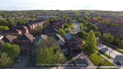 470 Doubletree Lane, Newmarket, On L3x 2e9