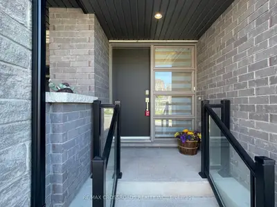 9 Oscar Steeper Lane, Markham, On L6c 3l7