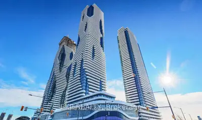 Condo Apartment in Vaughan