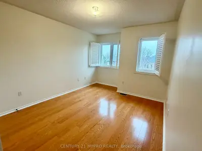 116 Orchard Hill (2nd Floor) Boulevard, Markham, On L6c 2m4