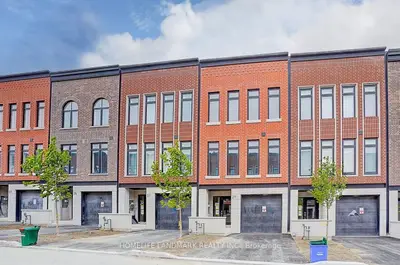 29 Chestnut Court, Aurora, On L4g 4a4