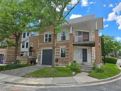 Condo Townhouse in Newmarket