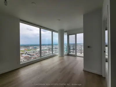 Condo Apartment in Vaughan