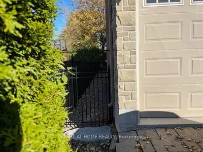 5a Pearson Avenue, Richmond Hill, On L4c 7l6