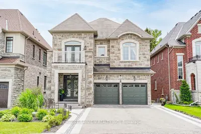 Detached in Richmond Hill