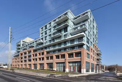 Condo Apartment in Richmond Hill