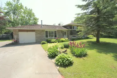 Detached in Brock