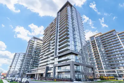 Condo Apartment in Vaughan