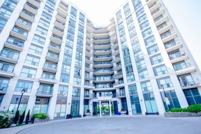 Condo Apartment in Richmond Hill