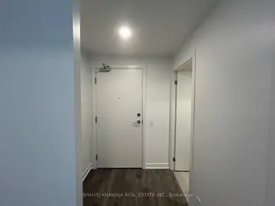 Condo Apartment in Vaughan