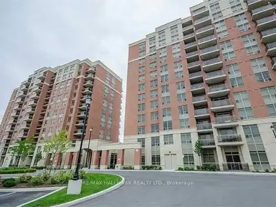 Condo Apartment in Richmond Hill