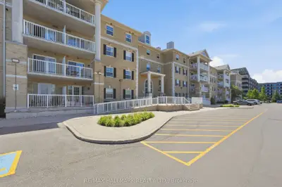 Condo Apartment in Markham
