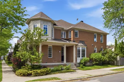 Att/Row/Townhouse in Markham