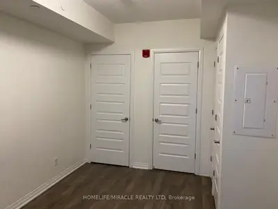 Condo Apartment in Markham