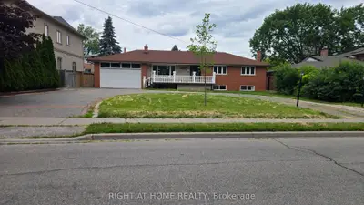 20 May Avenue, Richmond Hill, On L4c 3s6