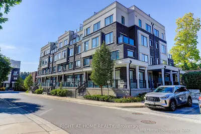 Condo Townhouse in Aurora
