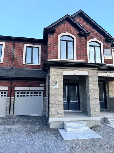 Att/Row/Townhouse in Richmond Hill