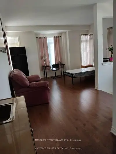 Att/Row/Townhouse in Markham