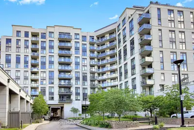 Condo Apartment in Vaughan