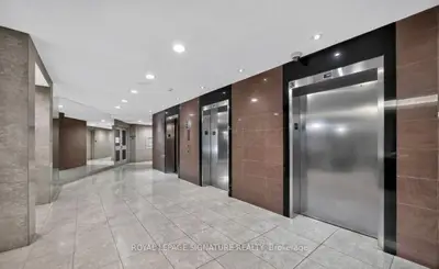 Common Element Condo in Vaughan