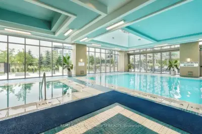 20 Gatineau Drive 406, Vaughan, On L4j 0l3