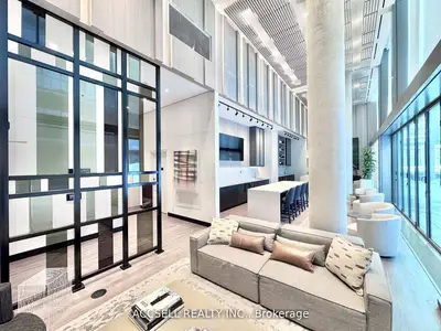 Condo Apartment in Vaughan
