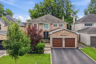 Detached in Aurora