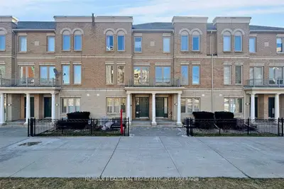Condo Apartment in Markham