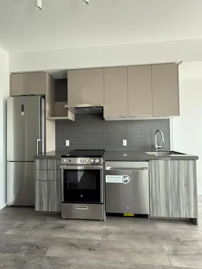 Condo Apartment in Vaughan