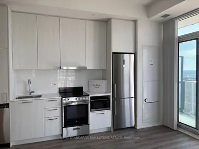 Condo Apartment in Vaughan