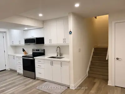 Detached in King