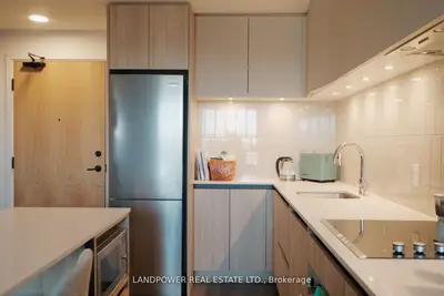 Condo Apartment in Vaughan