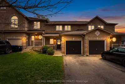 Att/Row/Townhouse in Innisfil