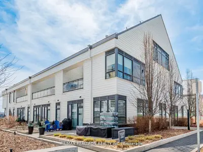 Condo Apartment in Innisfil