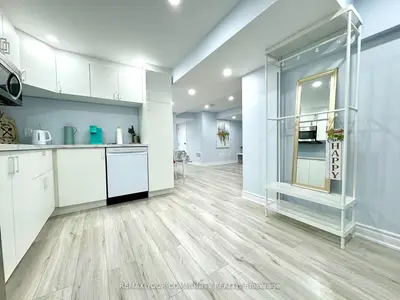 51 Cayton Crescent Lower, Bradford West Gwillimbury, On L3z 0v9
