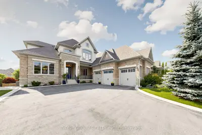 97 Chuck Ormsby Crescent, King, On L7b 0a7