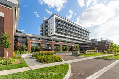 Condo Apartment in Vaughan
