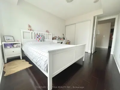 Common Element Condo in Markham