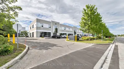 158 Don Hillock Drive 15, Aurora, On L4g 0g9