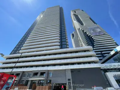 Condo Apartment in Vaughan
