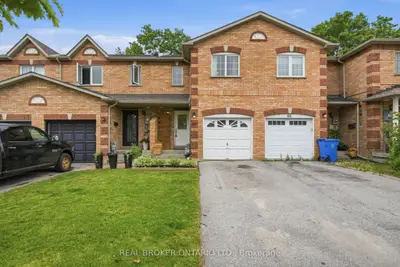Att/Row/Townhouse in Georgina