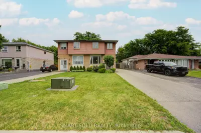 Semi-Detached in Richmond Hill