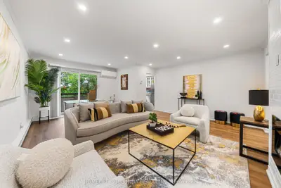 21 Elizabeth Street 205, Richmond Hill, On L4c 3v5