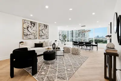 Condo Apartment in Vaughan