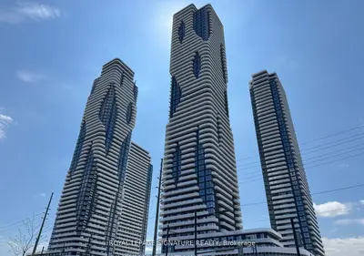Condo Apartment in Vaughan