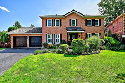 23 Cranberry Lane, Aurora, On L4g 5y2