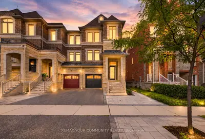 Att/Row/Townhouse in Vaughan