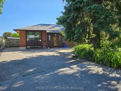 Detached in Richmond Hill