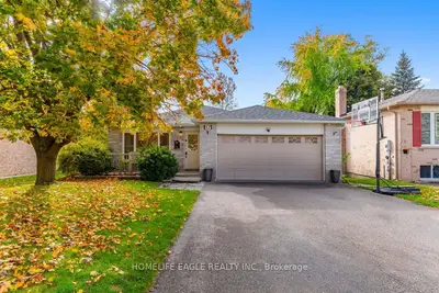 Detached in East Gwillimbury